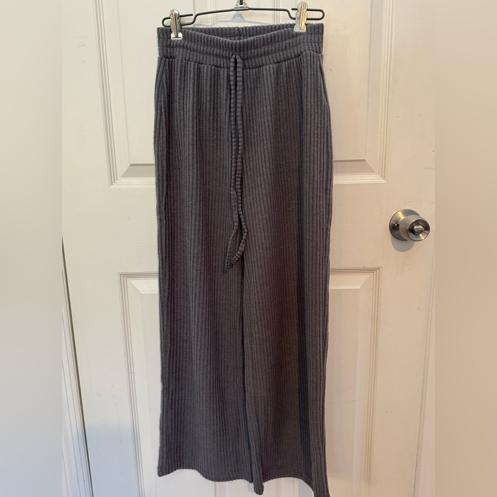 Women’s relaxed fit lounge wear - yoga pants XS